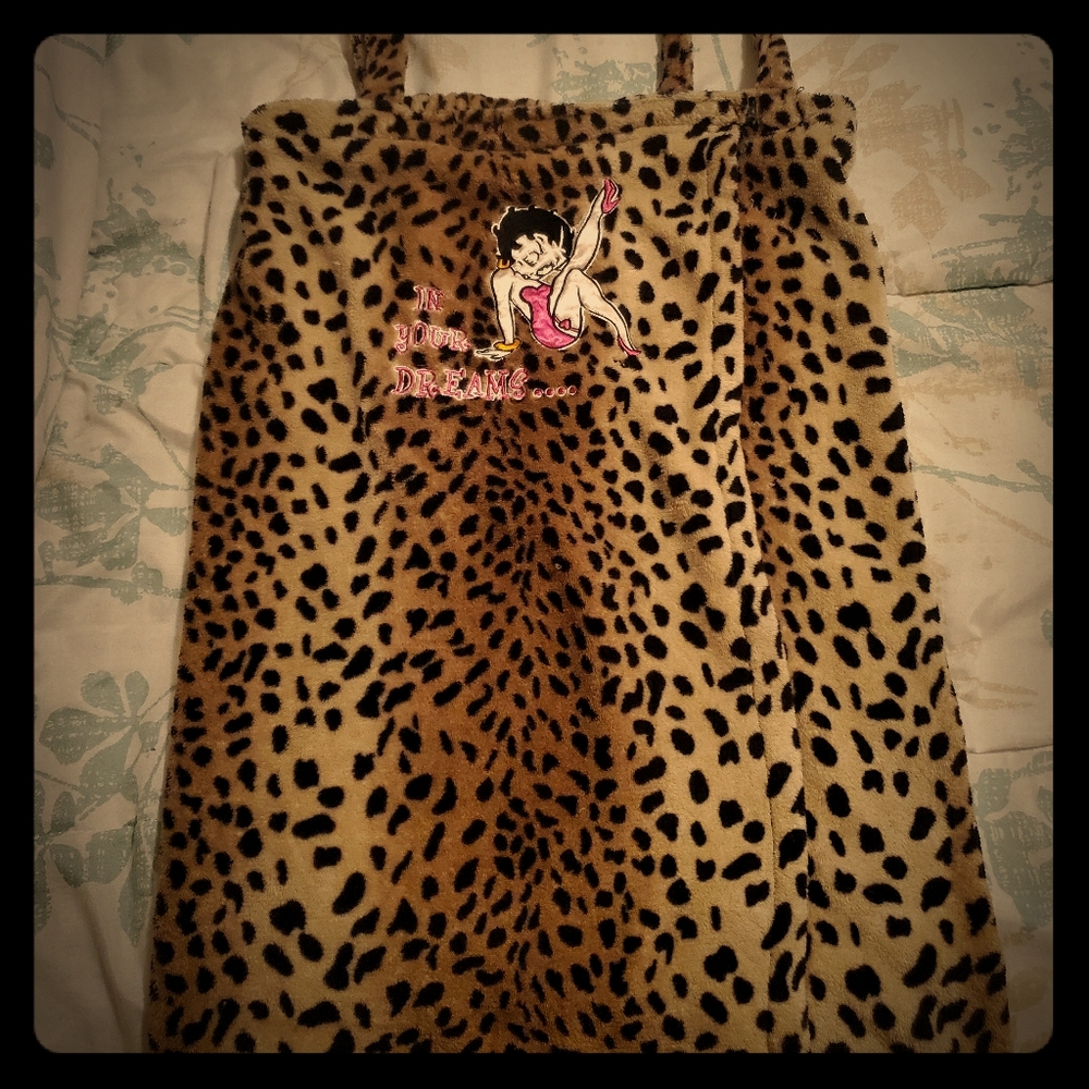 Betty Boop Throw Robe